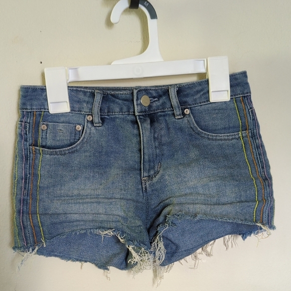 Tractr Fray Hem Shorts with Rainbow Embroidered Outseam Stretchy Girls Size 10 - Picture 1 of 5